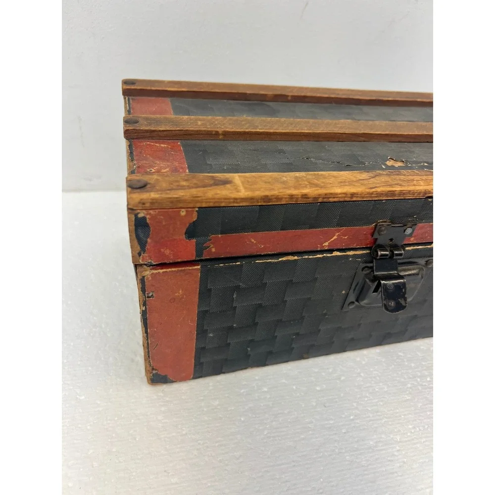 Antique Dollhouse Steamer Trunk w Tray Miniature Wood Slat Chest Vintage Box Old
